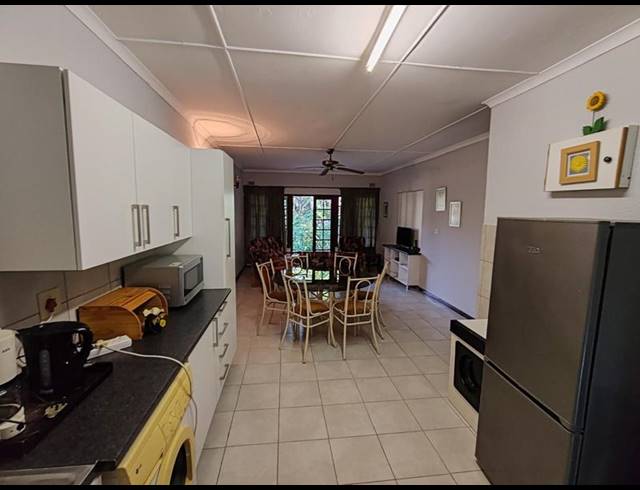 2 BEDROOM APARTMENT FOR SALE IN RENNIES BEACH